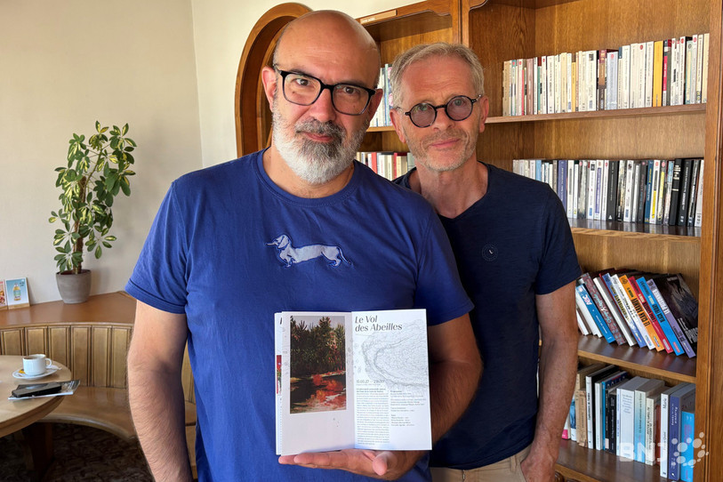 Fagundo Agudin (à gauche) et Pascal Arnoux ont présenté le programme de la nouvelle saison de Musique des Lumières et notamment l'œuvre originale Le Vol des Abeilles.