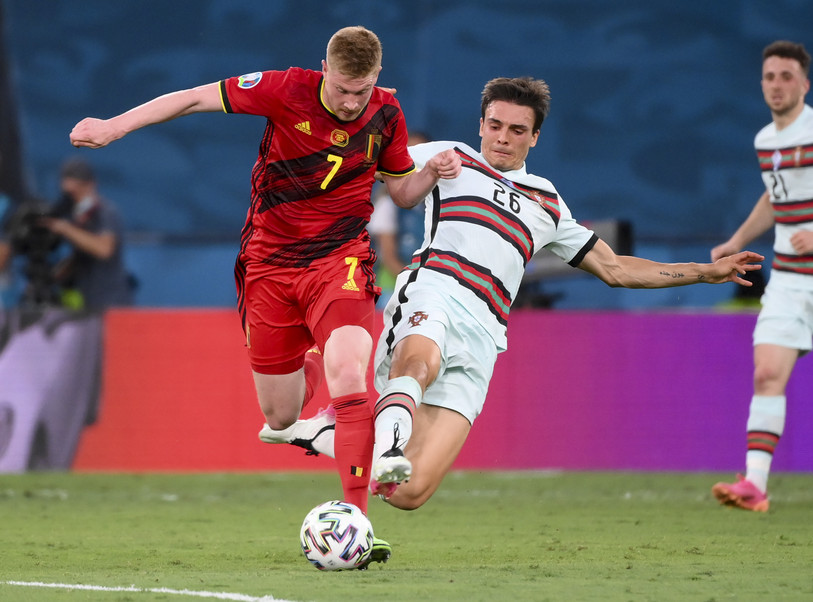 La Belgique espère pouvoir aligner contre l'Italie son maître à jouer Kevin De Bruyne, blessé à la cheville contre le Portugal. (Lluis Gene/Pool Photo via AP)
