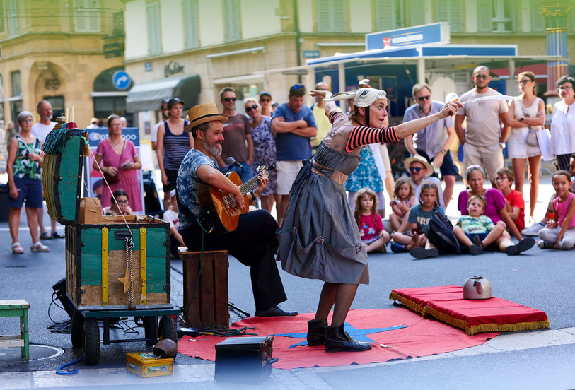 Le Buskers Festival a fêté son 35e anniversaire avec une programmation étendue du 11 au 15 août. Ici avec la compagnie Martademarte (Photo : Buskers Festival/Line de Kaenel)