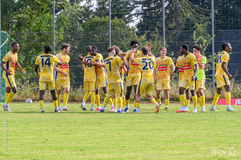 Le FC La Chaux-de-Fonds a renversé le FC Coffrane dans les dernières minutes de jeu. (photo : Bertrand Pfaff).