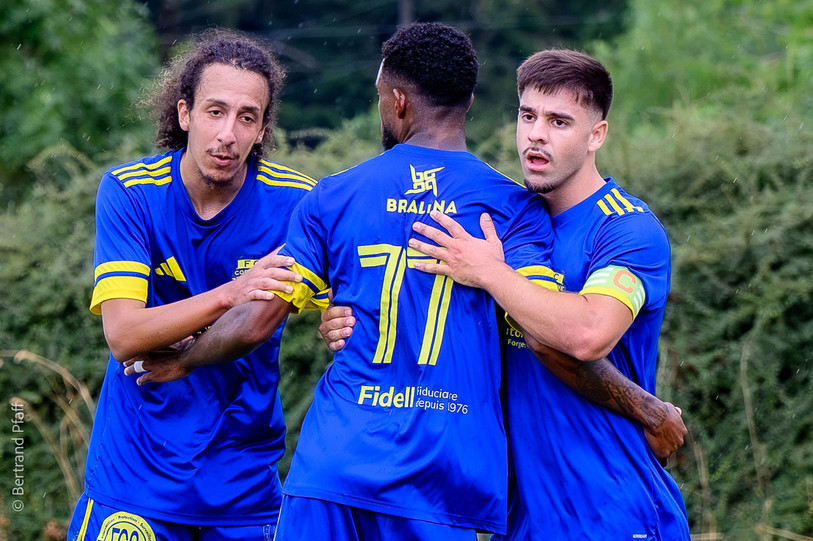 De quoi célébrer pour les joueurs du FC Coffrane (photo d'archives: Bertrand Pfaff).