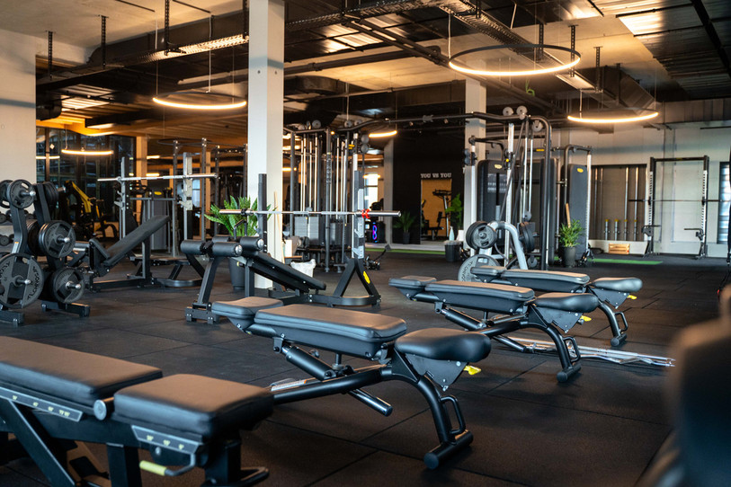 Les salles de fitness (ici le nouveau Five Club à Delémont) connaissent un grand succès à l'échelle nationale, selon une étude. (Photo : 2026 Piqo Communication)