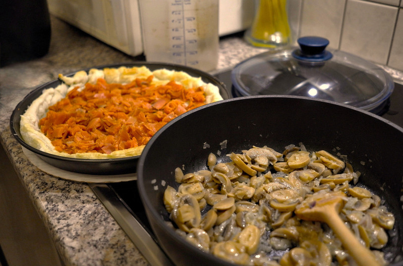 Une préparation simple avec le mariage du saumon et des champignons.
