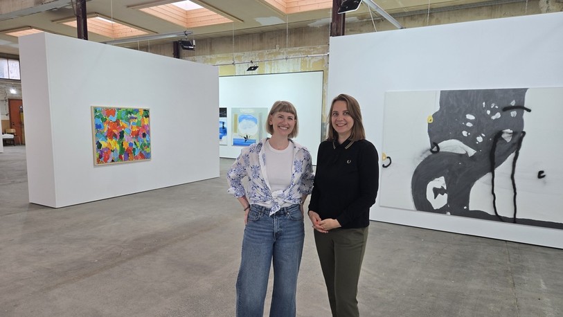 Anouk Richard (à gauche) et Olga Maurer ont présenté la seconde partie de la 21e Biennale d'art contemporain de Visarte Jura.