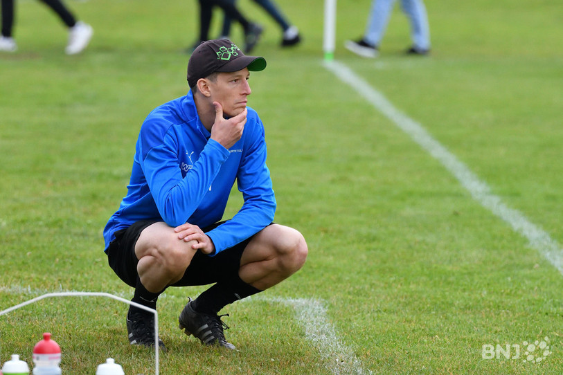 L'entraîneur du FC Courtételle Maïk Hirschi voit une erreur coûter trois points à son équipe (photo : Georges Henz).