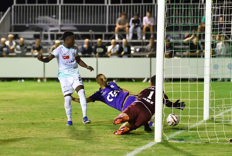 Seydou Kiendrebeogo a inscrit son premier but sous les couleurs du FC Courtételle en fin de match. (Photo : Georges Henz)