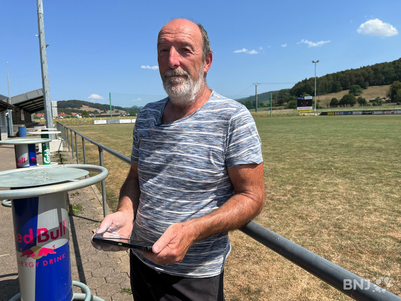 Bernard Chételat pilote la machine depuis une tablette.