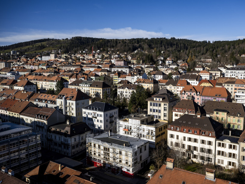 L'Etat de Neuchâtel détient quelque 280 bâtiments répartis dans le canton. (Image symbolique : Keystone/Jean-Christophe Bott)