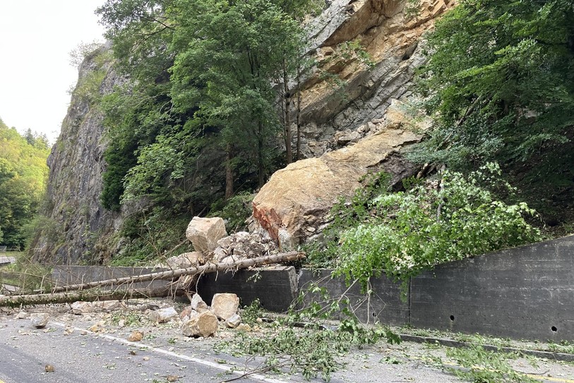 Les gravats ont été majoritairement stoppés par la digue de sécurité dans les gorges de Court.