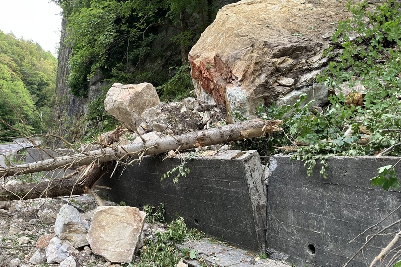 La digue devra subir des travaux après l'éboulement survenu lundi dans les gorges de Court.