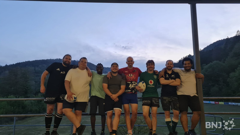 Les premiers représentants du Prévôté Olympique Rugby Club posent fièrement.