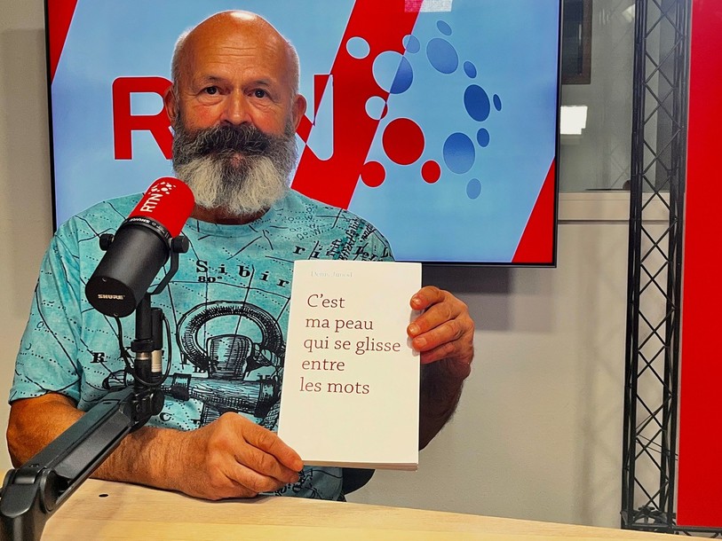 Denis Junod publie un deuxième ouvrage, « C’est ma peau qui se glisse entre les mots », aux éditions du Griffon.