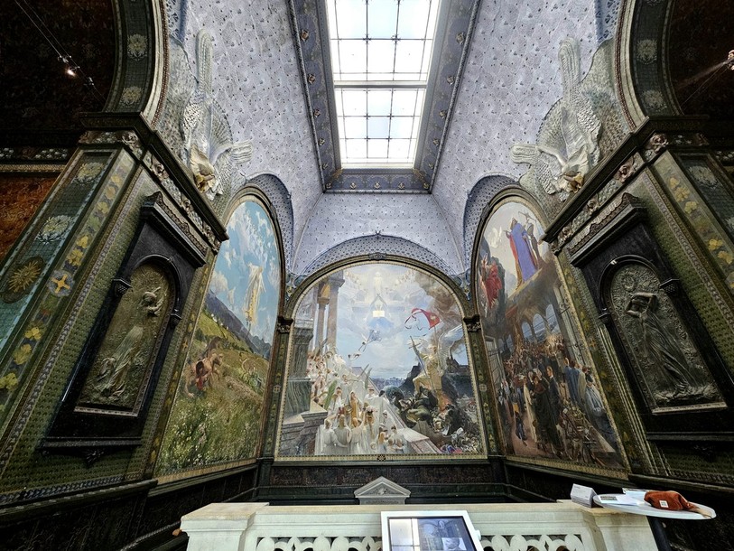 Le décor de la cage d'escalier du Musée d'art et d'histoire de Neuchâtel a besoin de rénovations.