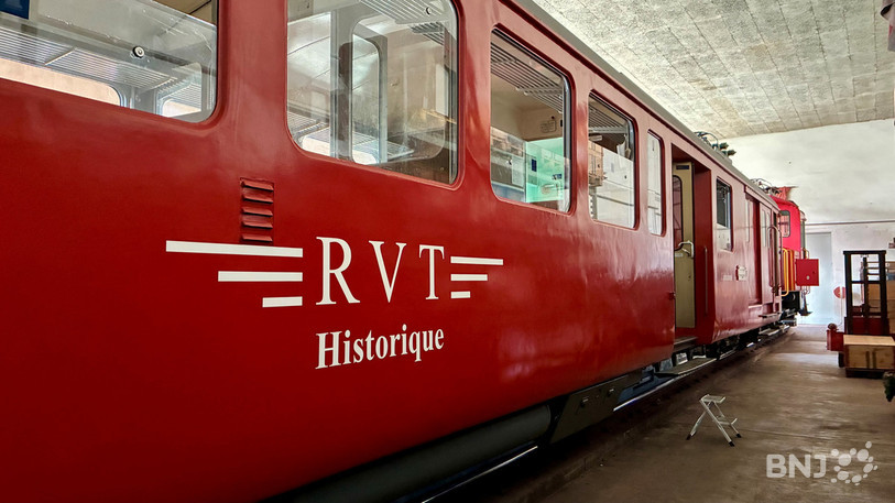 L'Etincelante, dans le dépôt du RVT-Historique à Fleurier.