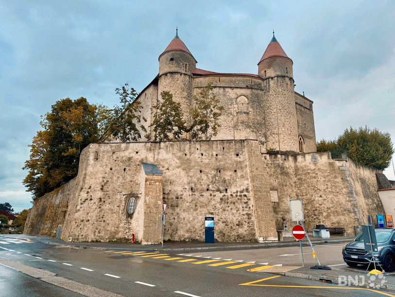 Le Château de Grandson est un des plus grands de Suisse.