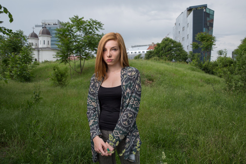 Une adolescente de Bucarest immortalisée par Olivier Moeckli. (Photo : Olivier Moeckli.)