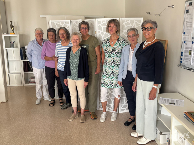 Les membres du comité et de l'association Atelier 76, dont la présidente Christiane Comment (à gauche) et la membre du comité Christine Donzé (deuxième depuis la droite).