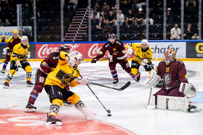 Daniel Carr a été un des Ajoulots les plus en vue aux Vernets. (Photo : Keystone/Jean-Christophe Bott)