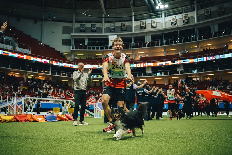 Simon Tabourat et Lewis peuvent fêter un nouveau titre mondial. (Photo : Jean-Paul Tabourat)