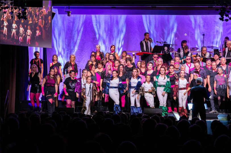 Deux ans après son dernier spectacle, FM'air retrouve la scène de la halle polyvalente du Noirmont. (Photo : FM'air)