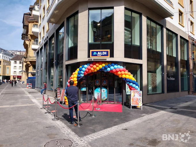 Aldi va fermer son magasin du centre-ville de Neuchâtel dans moins de deux mois. (photo : archives)
