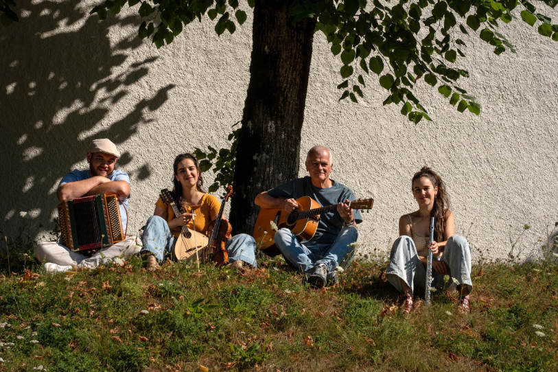 Le groupe Revira interprète d'anciennes chansons jurassiennes. (Photo : Revira-musique.ch/Eric Périat.)