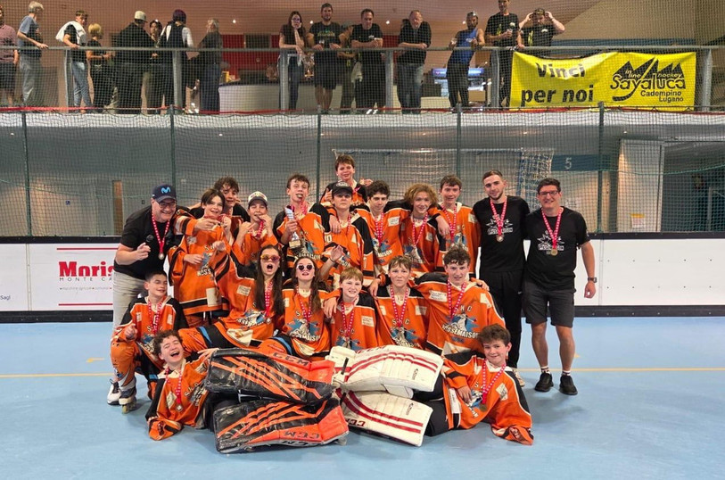 La joie des U16 du SHC Rossemaison, champions de Suisse ! (Photo : SHC Rossemaison)