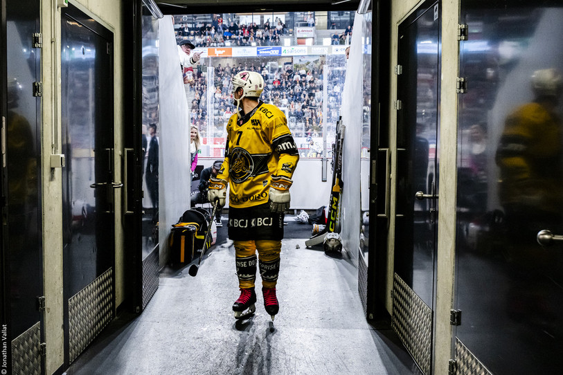 Daniel Carr avait violemment frappé Gaëtan Haas, à genou, lors du dernier derby. (Photo : Jonathan Vallat)