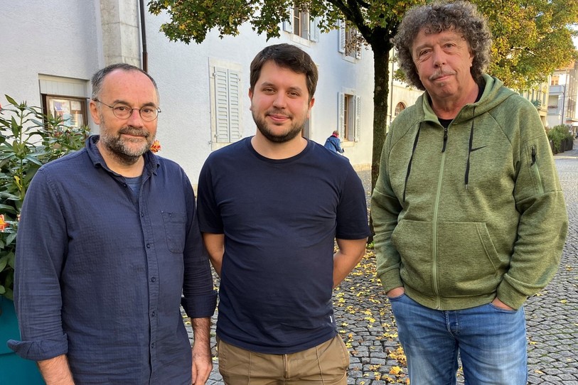 La fusion des deux festivals a été présentée jeudi matin à Moutier par Alain Tissot (à droite, président de Stand'été), Célien Milani (au centre, coordinateur d'Espacestand) et Michel Zbinden (à gauche, administrateur de Stand'été).
