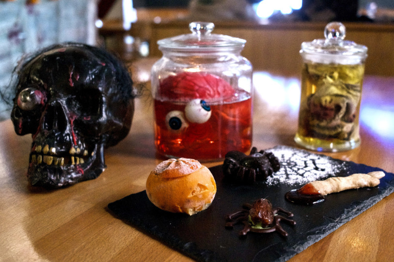 Un café gourmand dans un univers d’Halloween.