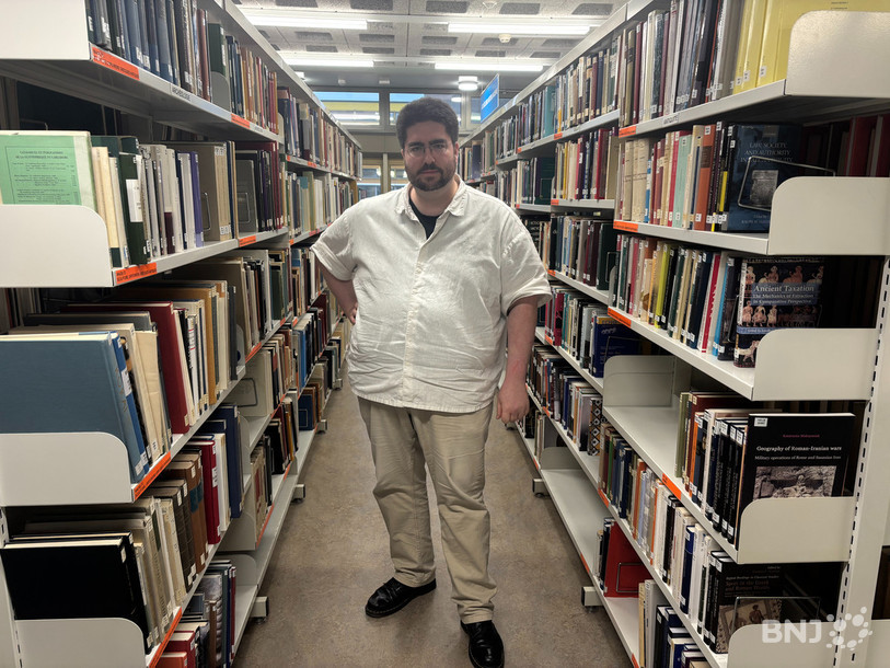 Tristan Pun réussit à jongler entre son métier de bibliothécaire et sa passion de développeur de jeux vidéo.