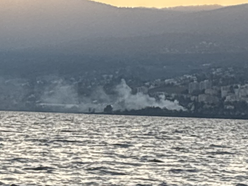 Un important dégagement de fumée dû à l'incendie, se voit loin à la ronde. (Photo : Auditeur reporter)