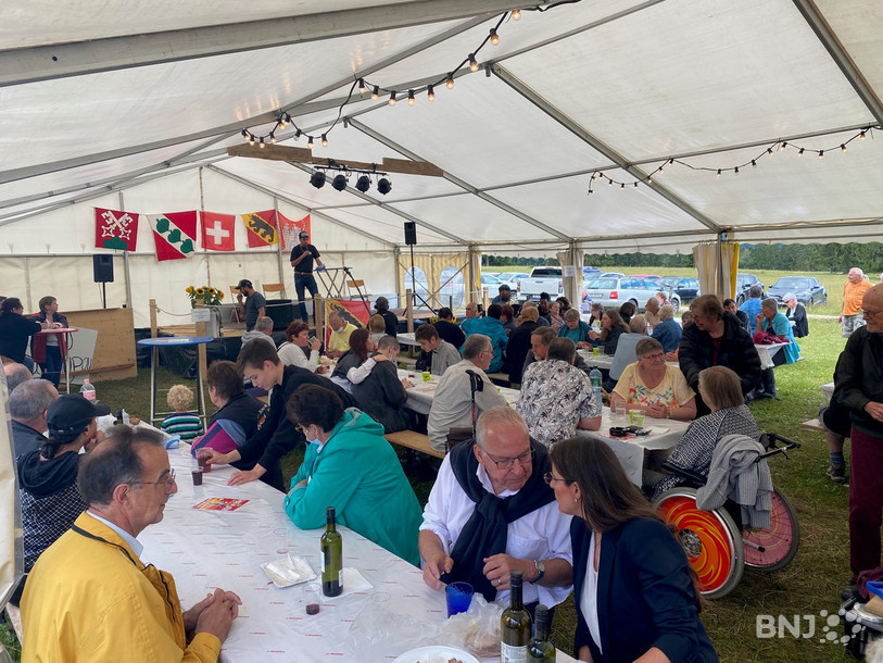 La traditionnelle Fête de Mont-Girod a eu lieu du 9 au 11 juillet. Dimanche, environ 150 militants ont écouté les nombreux discours sous la tente.