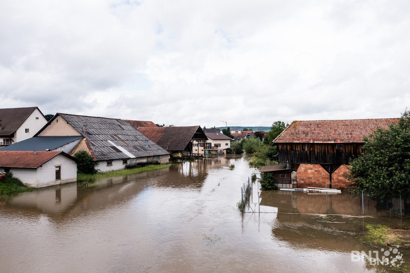 Plusieurs communes ajoulotes ont pris l'eau en début de semaine. Et le danger guette à nouveau (photo: Georges Henz).