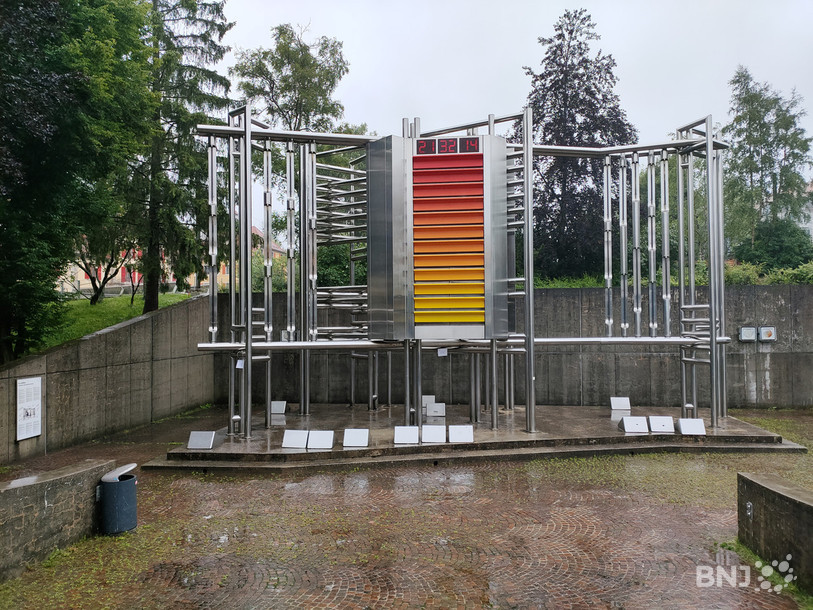 Ce jeudi matin, le monument censé indiquer le temps très précisément, affichait une heure plutôt tardive.