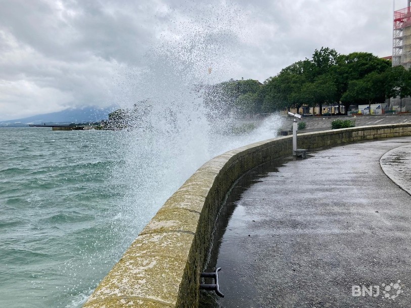 Le niveau d'eau du lac de Neuchâtel a significativement augmenté ces derniers jours.