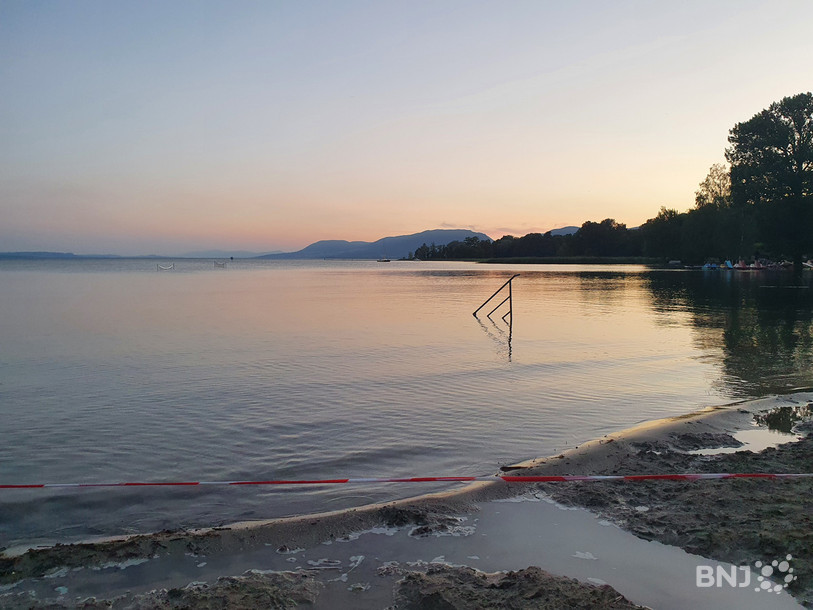 Le lac de Neuchâtel poursuit sa décrue. Il est passé dimanche dans la matinée du niveau de danger 4 au niveau 3. (Image d'archives).