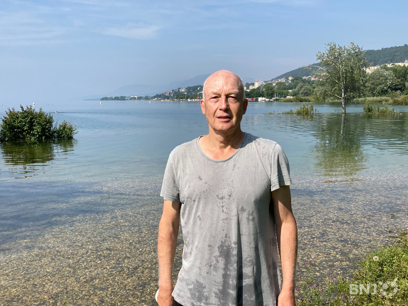 Pascal était heureux de plonger dans le lac pour sa baignade matinale vendredi.