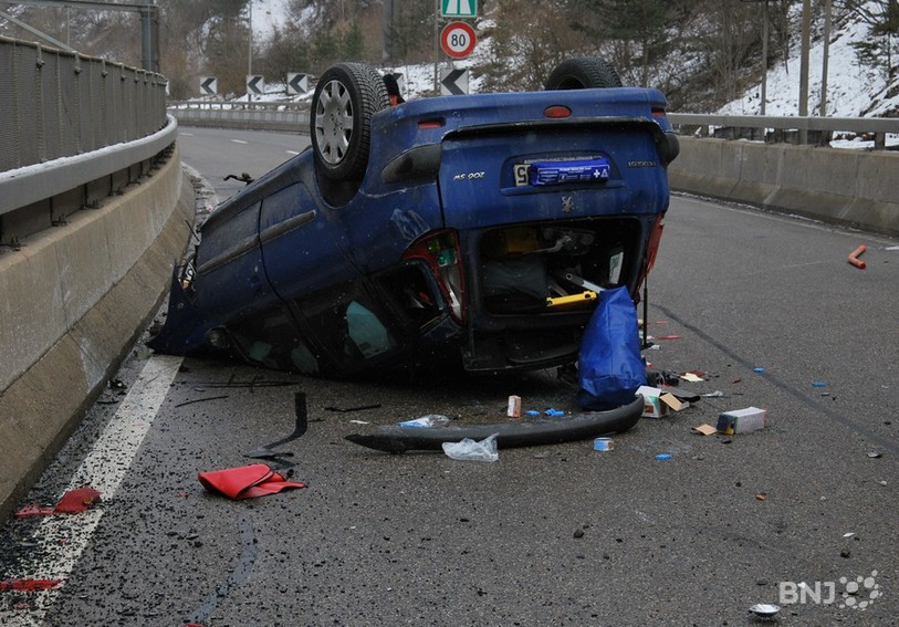 L'automobiliste a heurté le plot de séparation entre l'A16 et la sortie de Péry