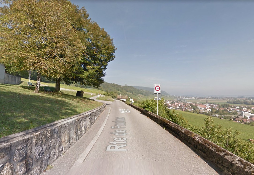Les travaux sur la route de Frochaux auraient dû se terminer le 30 août. (Photo: Google Maps)