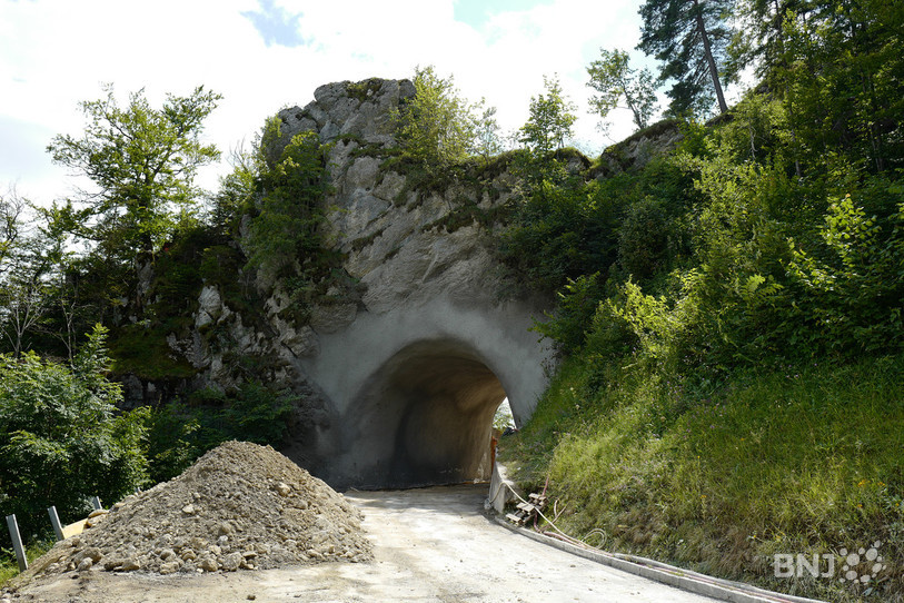 La vue des travaux depuis l'entrée du côté du Glovelier.
