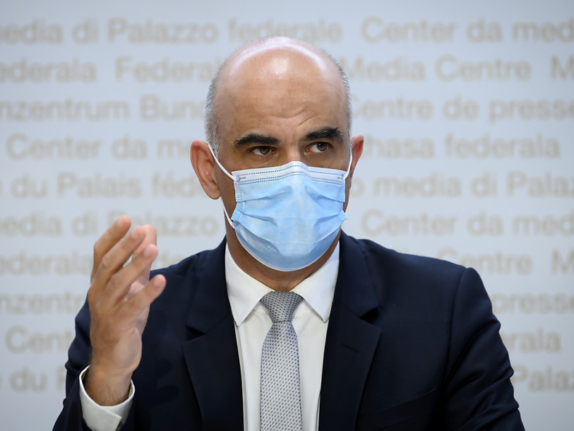 Le Conseil fédéral a décidé mercredi de passer à la phase de normalisation, tout en maintenant les mesures de protection actuelles (Photo : KEYSTONE/ANTHONY ANEX)