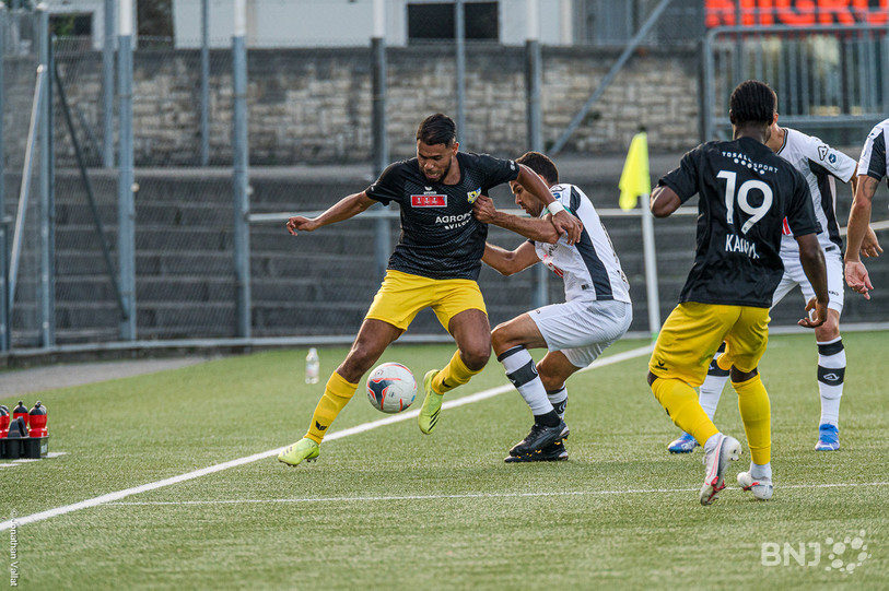 Rachid Ramdani et le FC La Chaux-de-Fonds ont eu fort à faire face à la formation de Super League. (photo: Jonathan Vallat)
