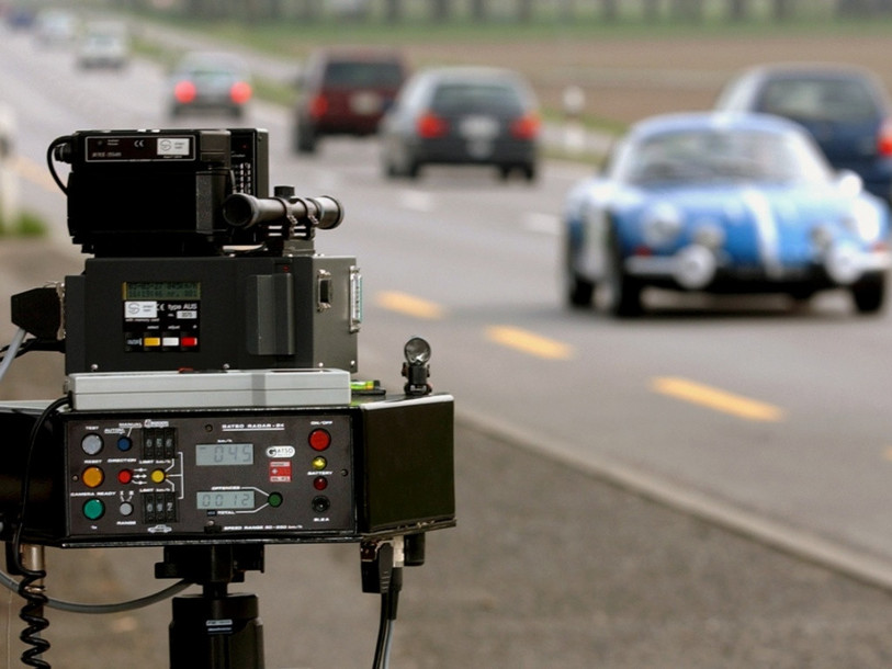 Un automobiliste était pressé le mois dernier entre Glovelier et Saulcy. (Photo : KEYSTONE / Andrée-Noelle Pot).