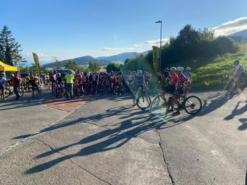 Les participants avant le départ (photo: Club cycliste du Littoral)