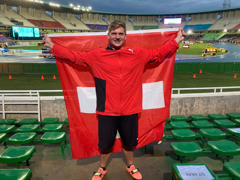 Jephté Vogel peut afficher un large sourire dans le stade de Nairobi (photo : Swiss Athletics).