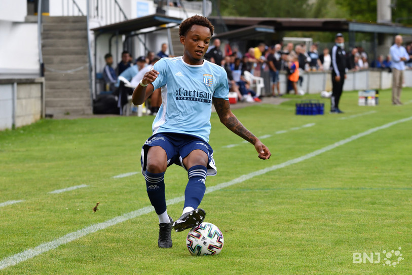 Sanders Loundou et le FC Moutier ont craqué en toute fin de rencontre (photo : archives Georges Henz).