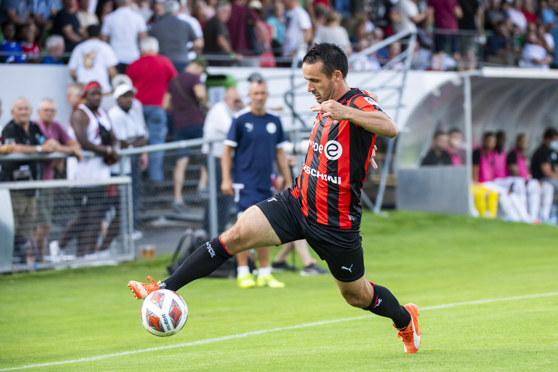 L'attaquant de Neuchâtel Xamax Raphaël Nuzzolo (photo archives : KEYSTONE/Jean-Christophe Bott).