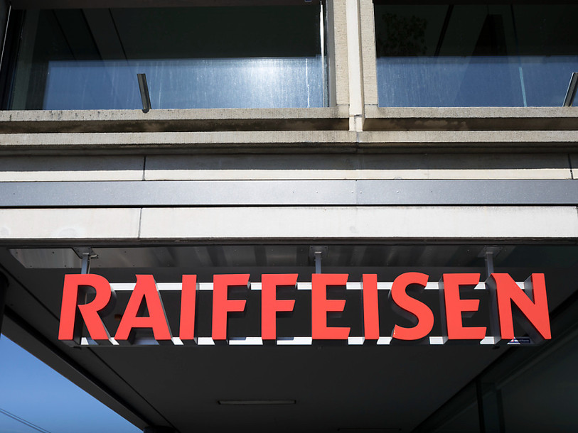 Les locaux de l'ancienne banque Raiffeisen de Cornol seront rachetés pour abriter l'UAPE du village. (Photo : KEYSTONE).