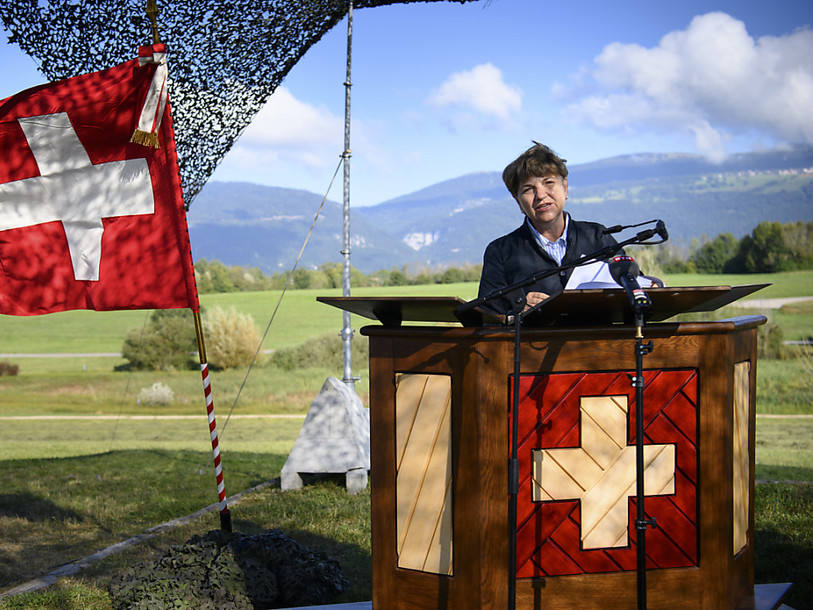 Viola Amherd a présenté une charte de l'environnement ce mardi à Chamblon. (Photo : KEYSTONE / Laurent Gillieron).